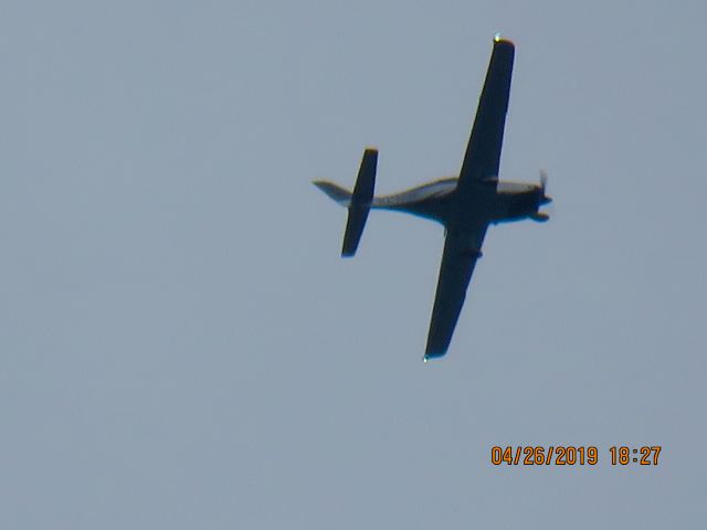 Cirrus SR-22 (N216DH)