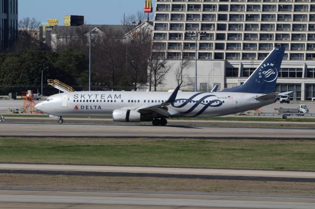 Boeing 737-800 (N3761R)