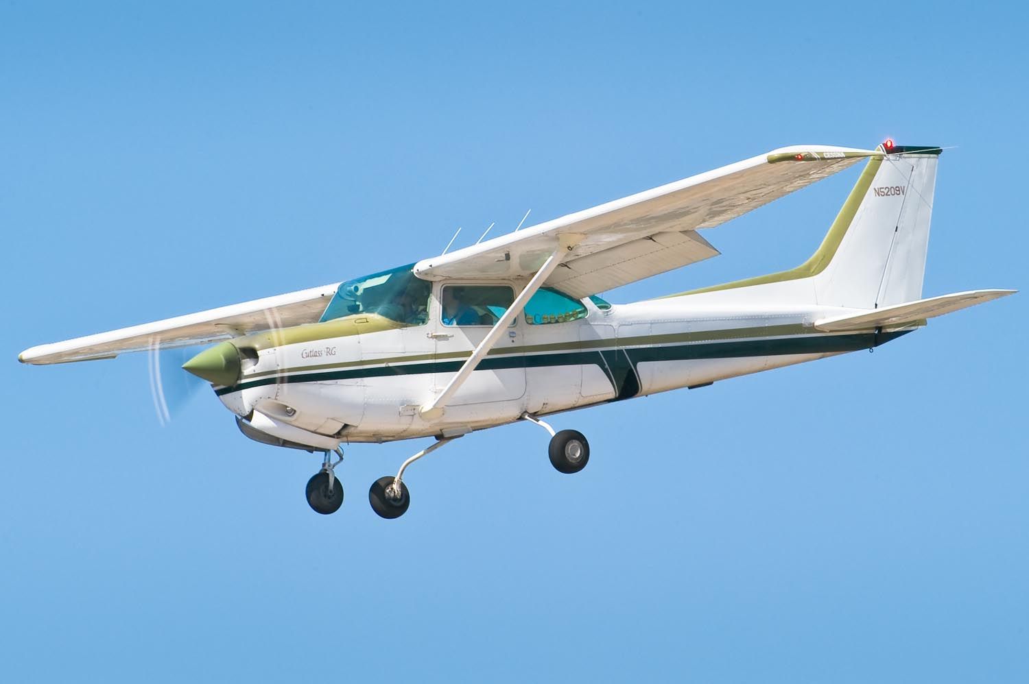 Cessna Skyhawk (N5209V) - 19.Mar.10