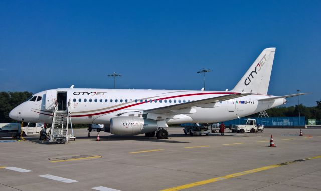 Sukhoi Superjet 100 (EI-FWA)