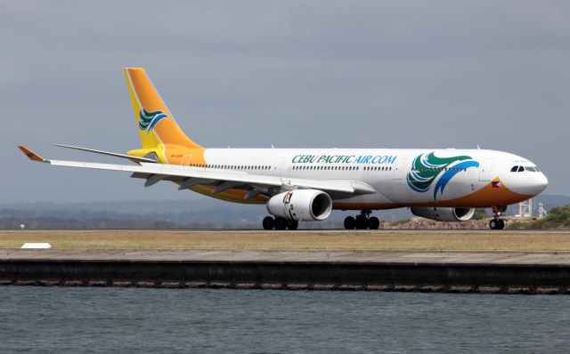 Airbus A330-300 (RP-C3344) - Arriving From Manila On 34R