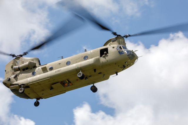 Boeing CH-47 Chinook (A15302)