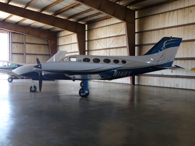 Cessna 421 (N14RT)