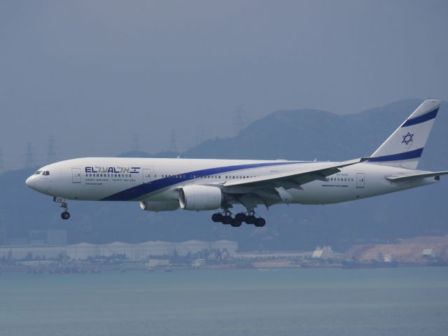 Boeing 777-200 (4X-ECB)