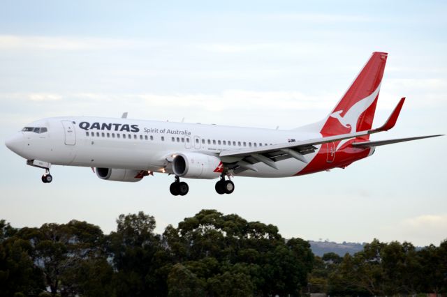 Boeing 737-800 (VH-VXC) - On short finals for runway 05. Thursday, 19 June 2014.