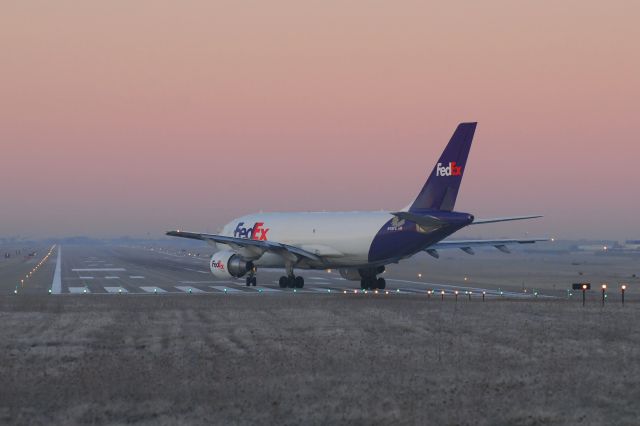 Airbus A310 (N416FE)