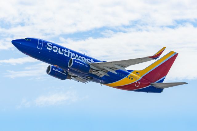 Boeing 737-700 (N747SA) - A Southwest 737-700 taking off from PHX on 2/11/23 during the Super Bowl rush. Taken with a Canon R7 and Canon EF 100-400 II L lens.