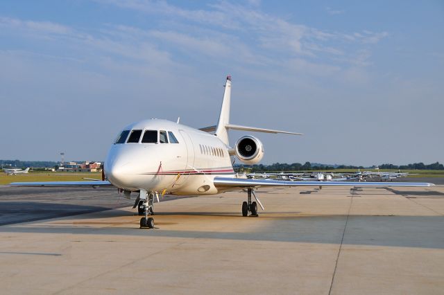 Dassault Falcon 2000 (N299QS) - Seen at KFDK on 7/17/2010. http://discussions.flightaware.com/profile.php?mode=viewprofile&u=2692