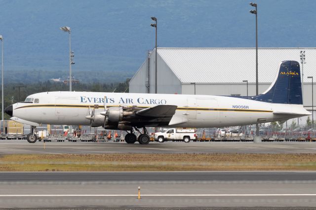 Douglas DC-6 (N9056R)