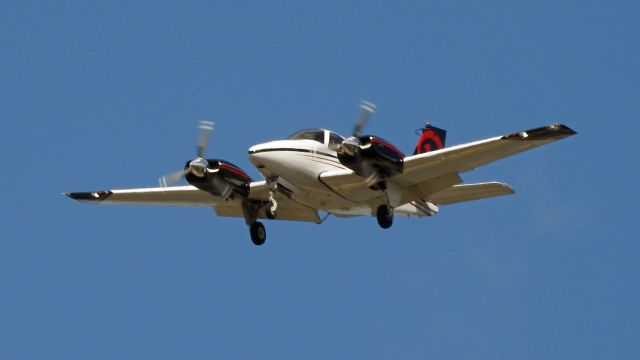 Beechcraft 55 Baron (N123AK)