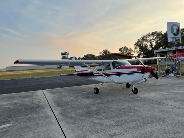 Cessna Skylane (N16A)