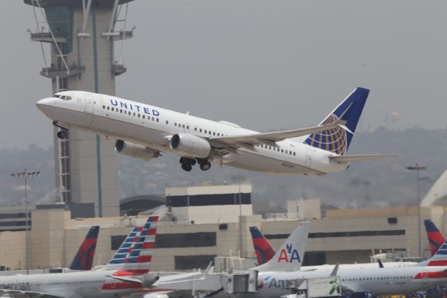 Boeing 737-800 (N37287)