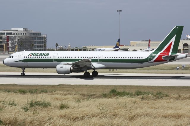 Airbus A321 (EI-IXB)