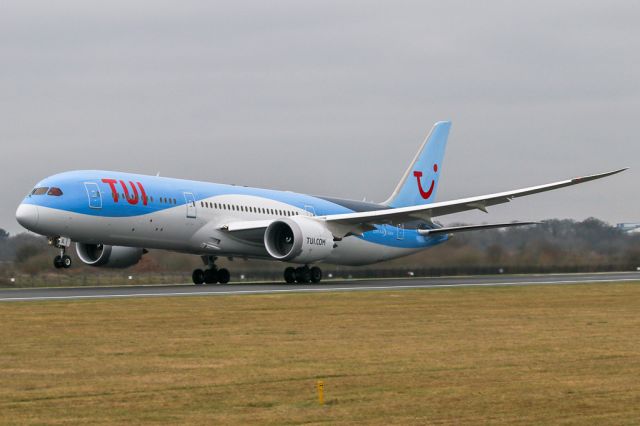 Boeing 787-9 Dreamliner (G-TUIL) - TOM126 departing to Puerot Vallarta in Mexico