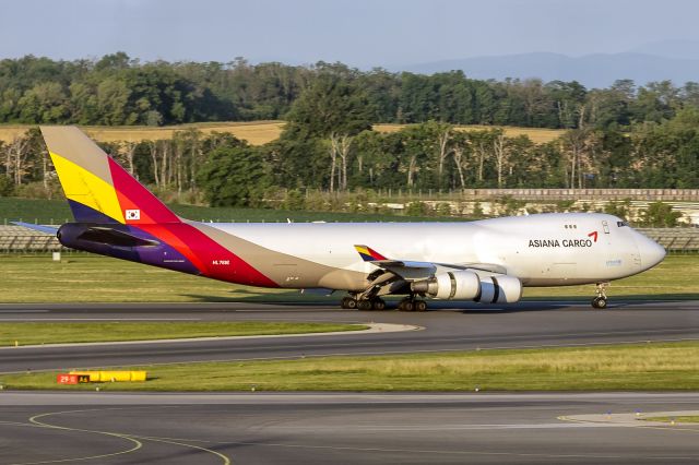 Boeing 747-400 (HL7616) - 12th June, 2022: Just touched down on runway 29 at Vienna International Airport after arriving from Almaty in Kazakhstan as flight OZ 775.