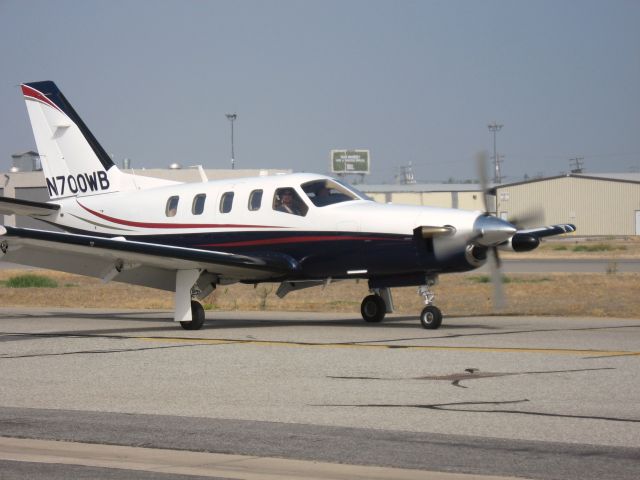 Socata TBM-700 (N700WB) - TAXIING TO RWY 24