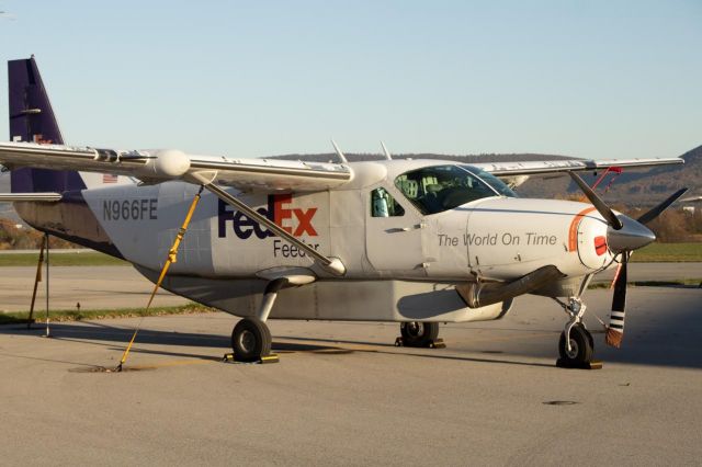 N966FE — - FedEx 208 sitting on the ramp 