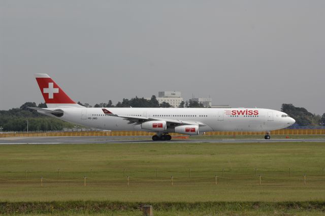 Airbus A340-300 (HB-JMD) - Departure at NRT Airport Runway 16R on 2011/10/8