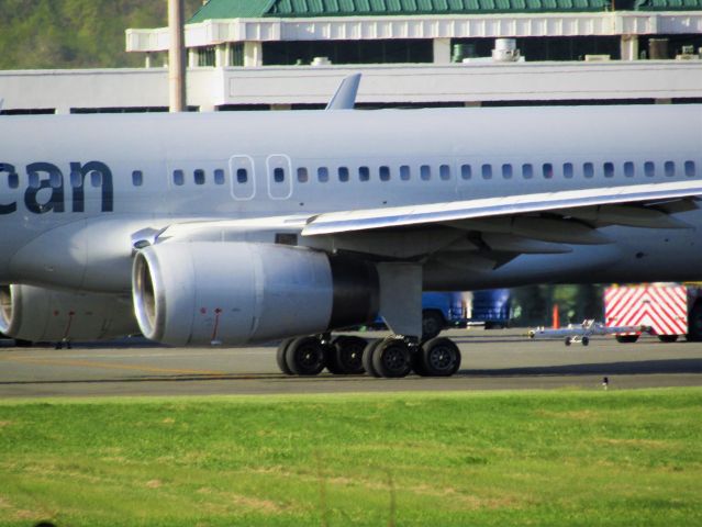 Boeing 757-200 (N691AA)