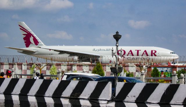 Boeing 777-200 (A7-BFX)