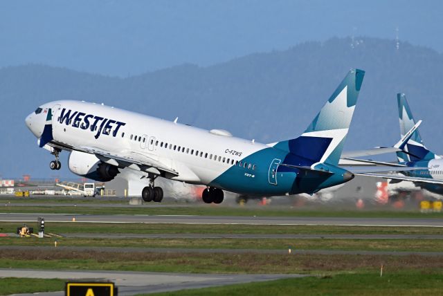 Boeing 737 MAX 8 (C-FZWS)