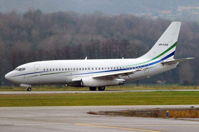 Boeing 737-200 (VP-CAQ)