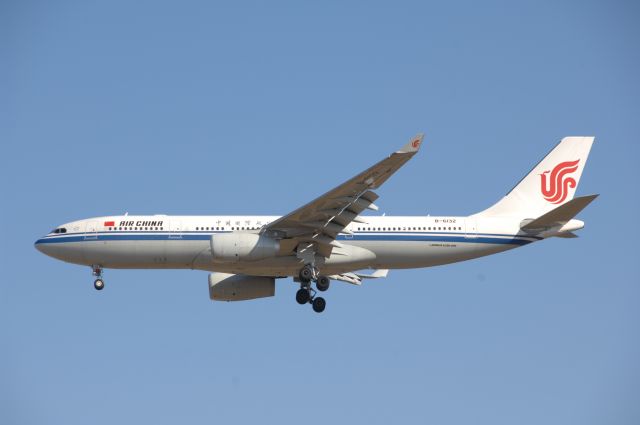 Airbus A330-200 (B-6132) - Final Approach to Narita Intl Airport R/W34L on 2009/1/4