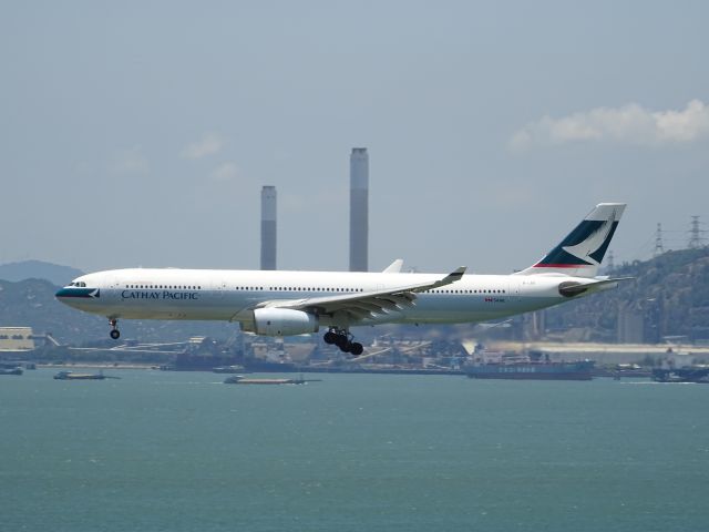 Airbus A330-300 (B-LBD)