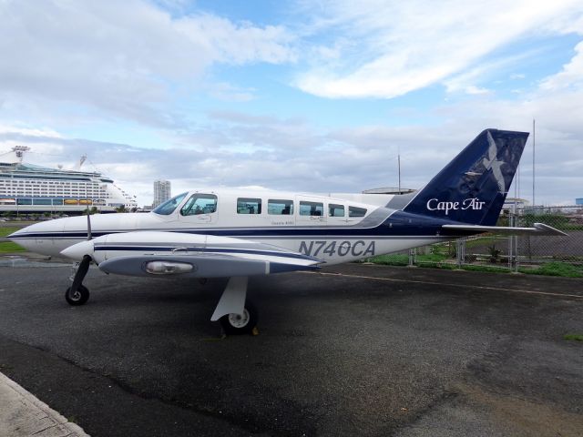 Cessna 402 (N740CA)