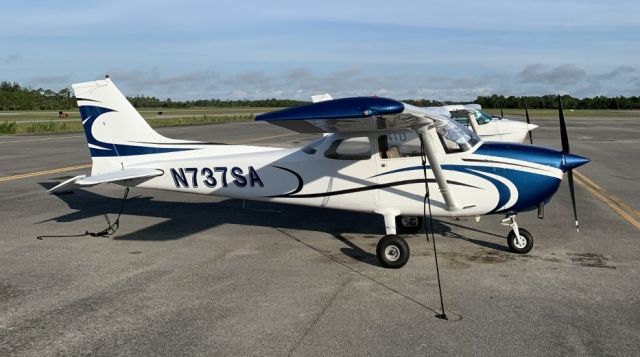 Cessna Skyhawk (N737SA) - Aamro Aviation Ramp