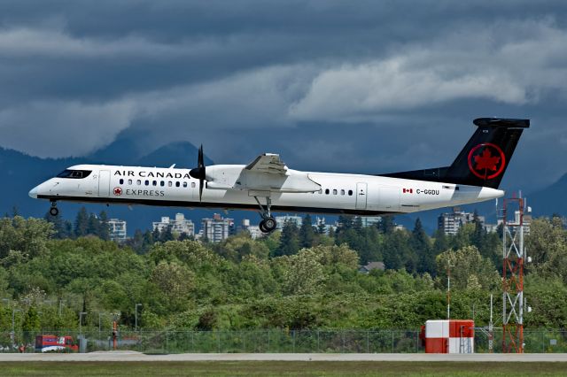 de Havilland Dash 8-400 (C-GGDU)