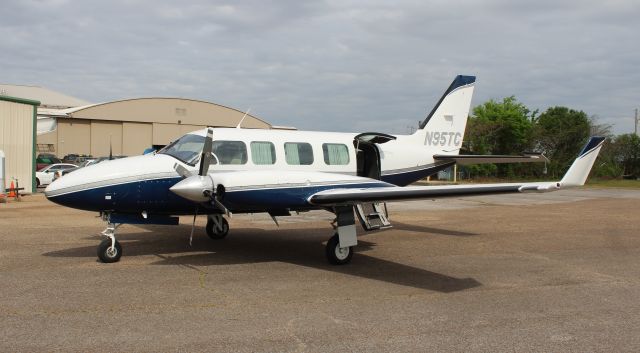 Piper Navajo (N95TC) - A Piper PA-31-350 Navajo Chieftain on the North Alabama Aviation ramp at Pryor Field Regional Airport, Decatur, AL - April 17, 2017.