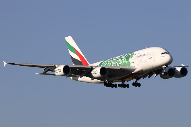 Airbus A380-800 (A6-EEW)