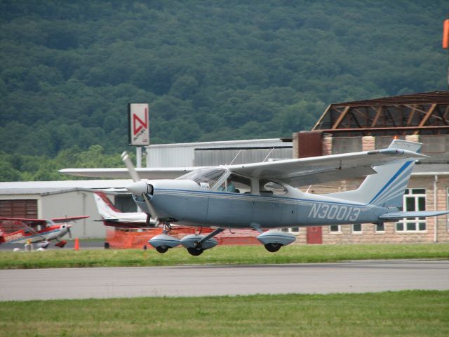 Cessna Cardinal (N30013) - Landing at Williamsport.  Thought he was headed to the Pancake breadkfast but no joy.