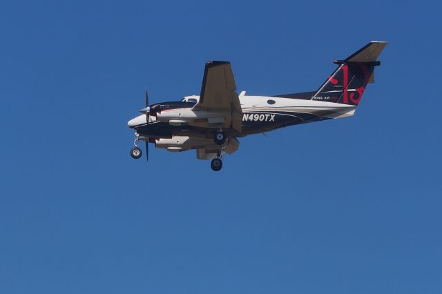 Beechcraft King Air 90 (N490TX)
