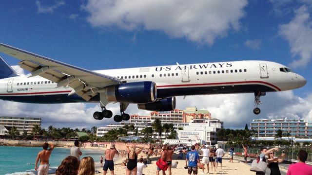 Boeing 757-200 (N206UW)