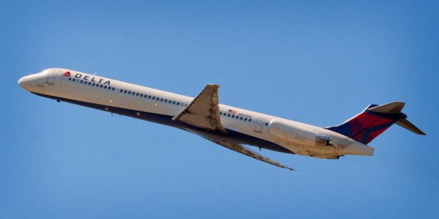 McDonnell Douglas MD-88 (N941DL)