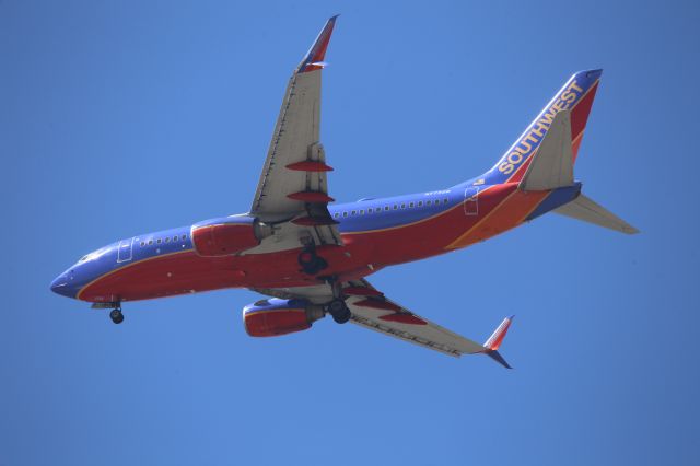 Boeing 737-700 (N7752B)