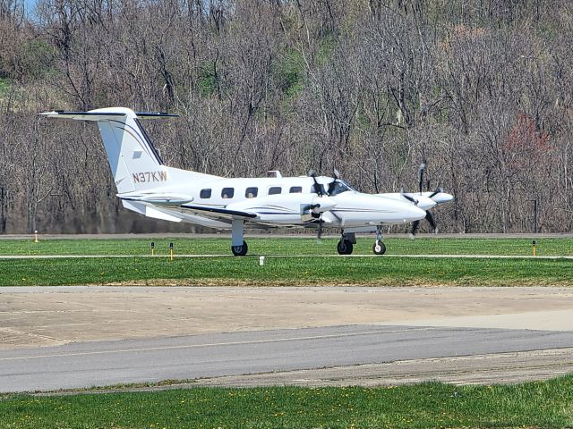 Piper Cheyenne 400 (N37KW)