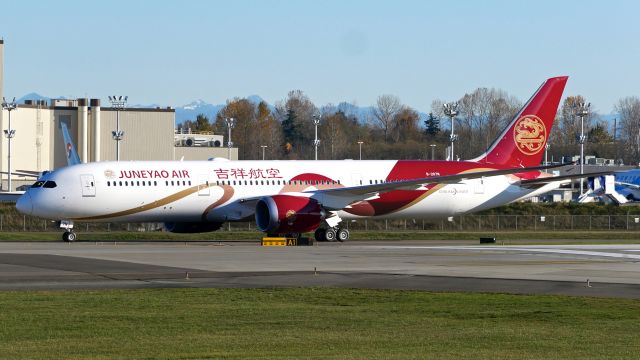 Boeing 787-9 Dreamliner (B-207N) - BOE981 taxis to the Boeing North ramp on completion of a B1 flight on 11.19.18. (ln 780 / cn 64313). This is the second Dreamliner for Juneyao Airlines.