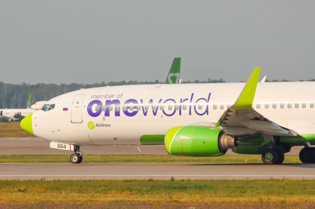 Boeing 737-800 (RA-73664)