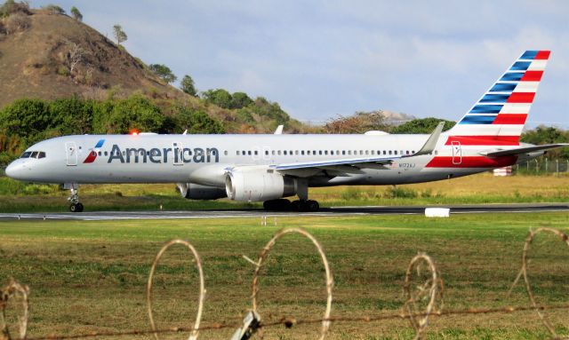 Boeing 757-200 (N172AJ)