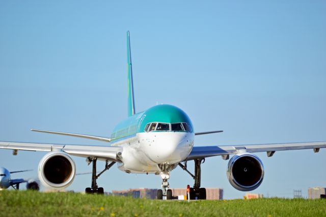 Boeing 757-200 (EI-LBT)