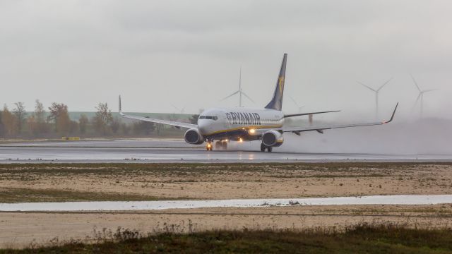 Boeing 737-700 (EI-EVI)