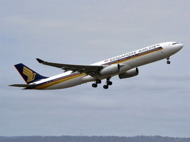 Airbus A330-300 (9V-STI) - Getting airborne off runway 23 and heading home to Singapore. Friday 5th October 2012.