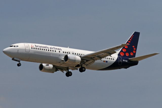 BOEING 737-400 (OO-VET)
