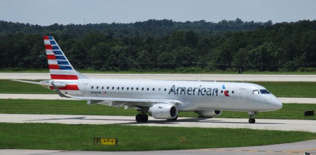 Embraer ERJ-190 (N946UW)