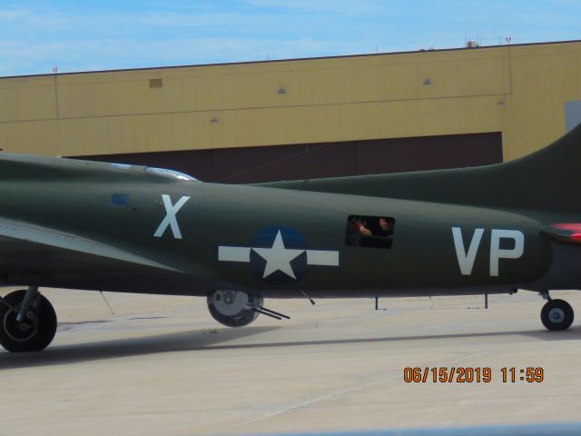 Boeing B-17 Flying Fortress (N7227C)