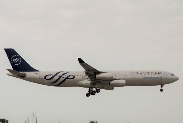 Airbus A340-300 (LV-FPV)