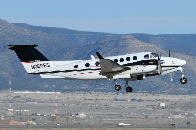 Beechcraft Super King Air 350 (N350ES)